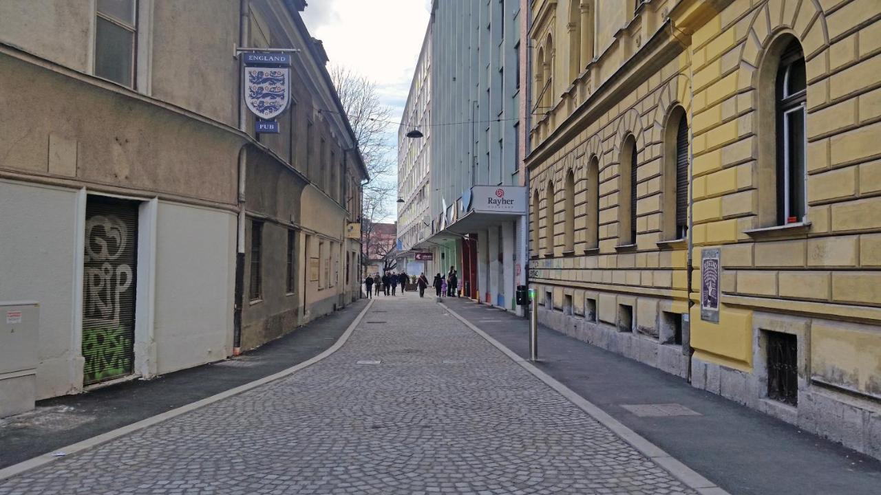 Spacious Central Studio Nika 2 Tour As Ljubljana Exterior photo